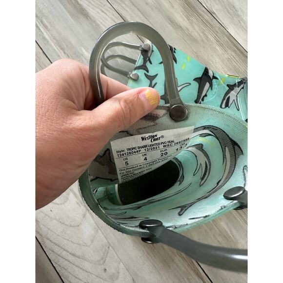 Western Chief Rain Boots Toddler 5 Tropic Teal Sharks Light Up Outdoors - Picture 7 of 8